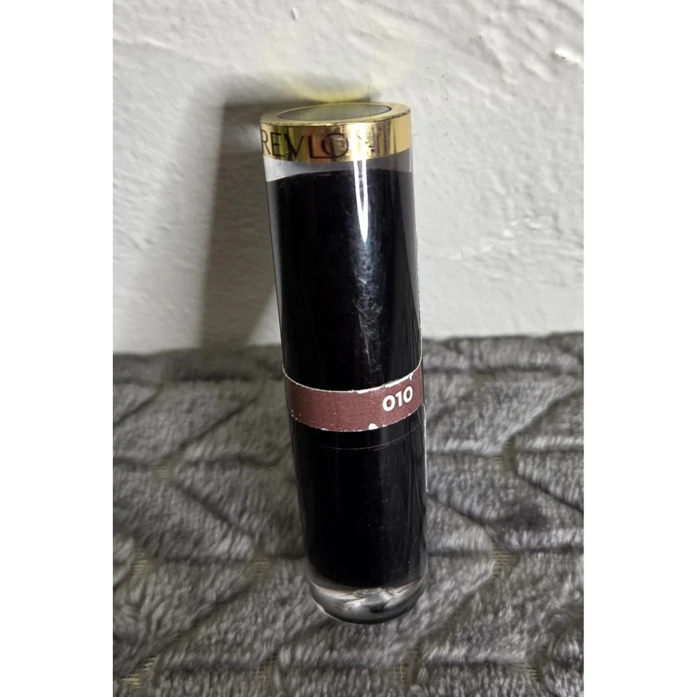 NEW Revlon Super Lustrous Glass Shine Lipstick 010 Chocolate Luster 0.11 oz